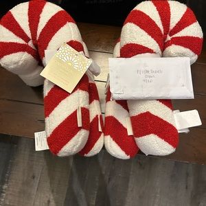Cynthia Rowley Candy Cane Pillows 2 per pack